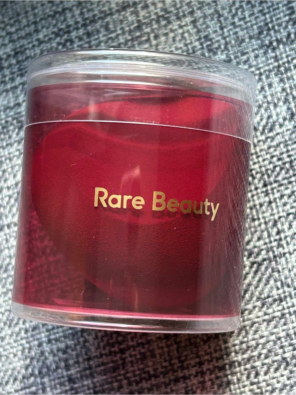 Rare Beauty Soft Touch Makeup Blending Sponge – Burgundy